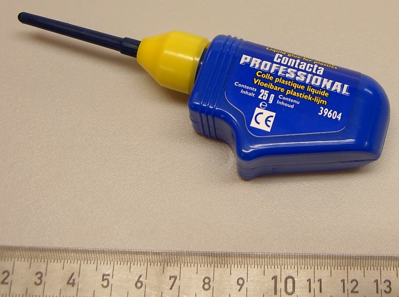 1 Flasche Revell Contacta Professional   Klebstoff, 25gr.,