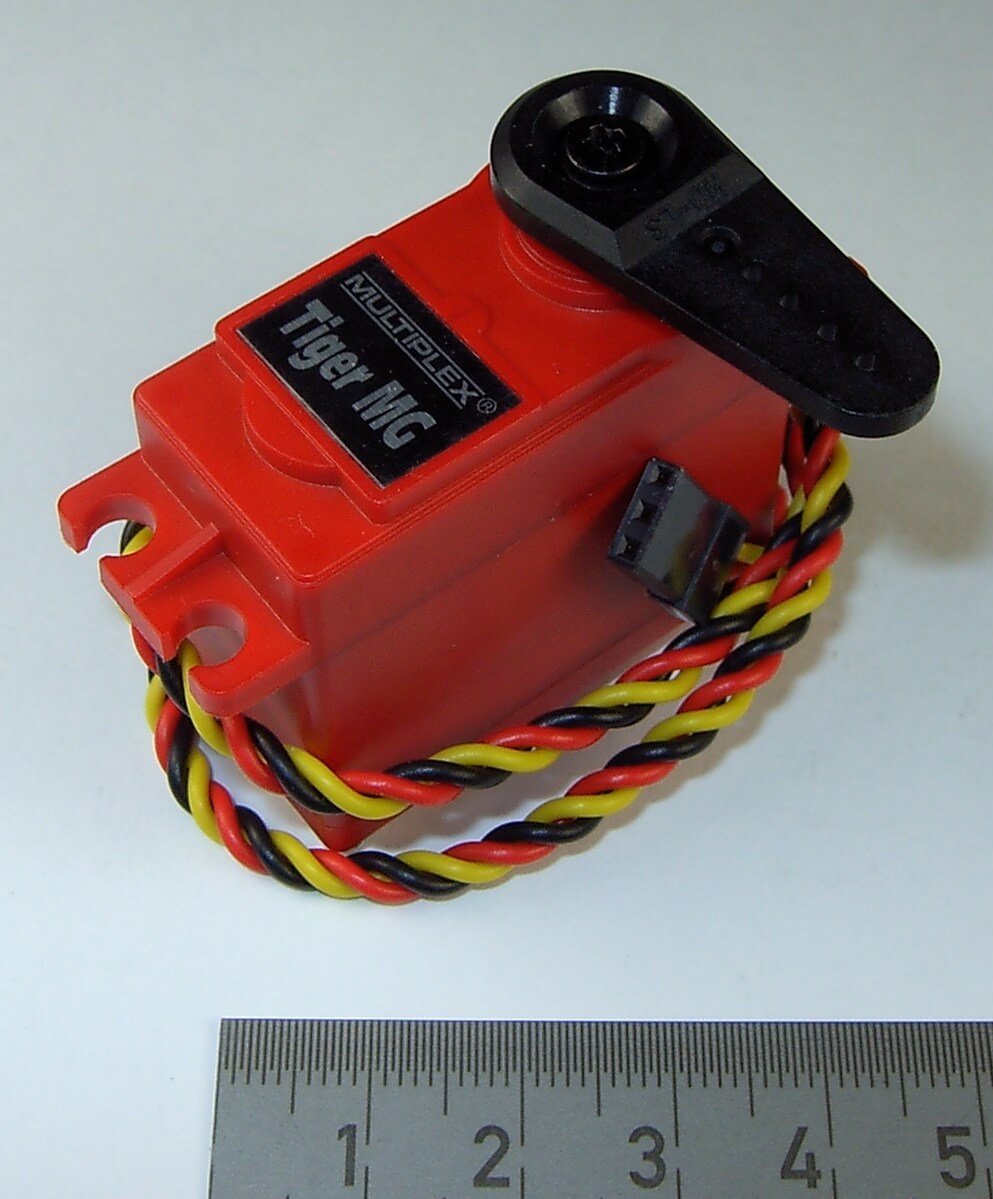 1 Servo Tiger MG (Multiplex). Kräftiges  Standard-Servo