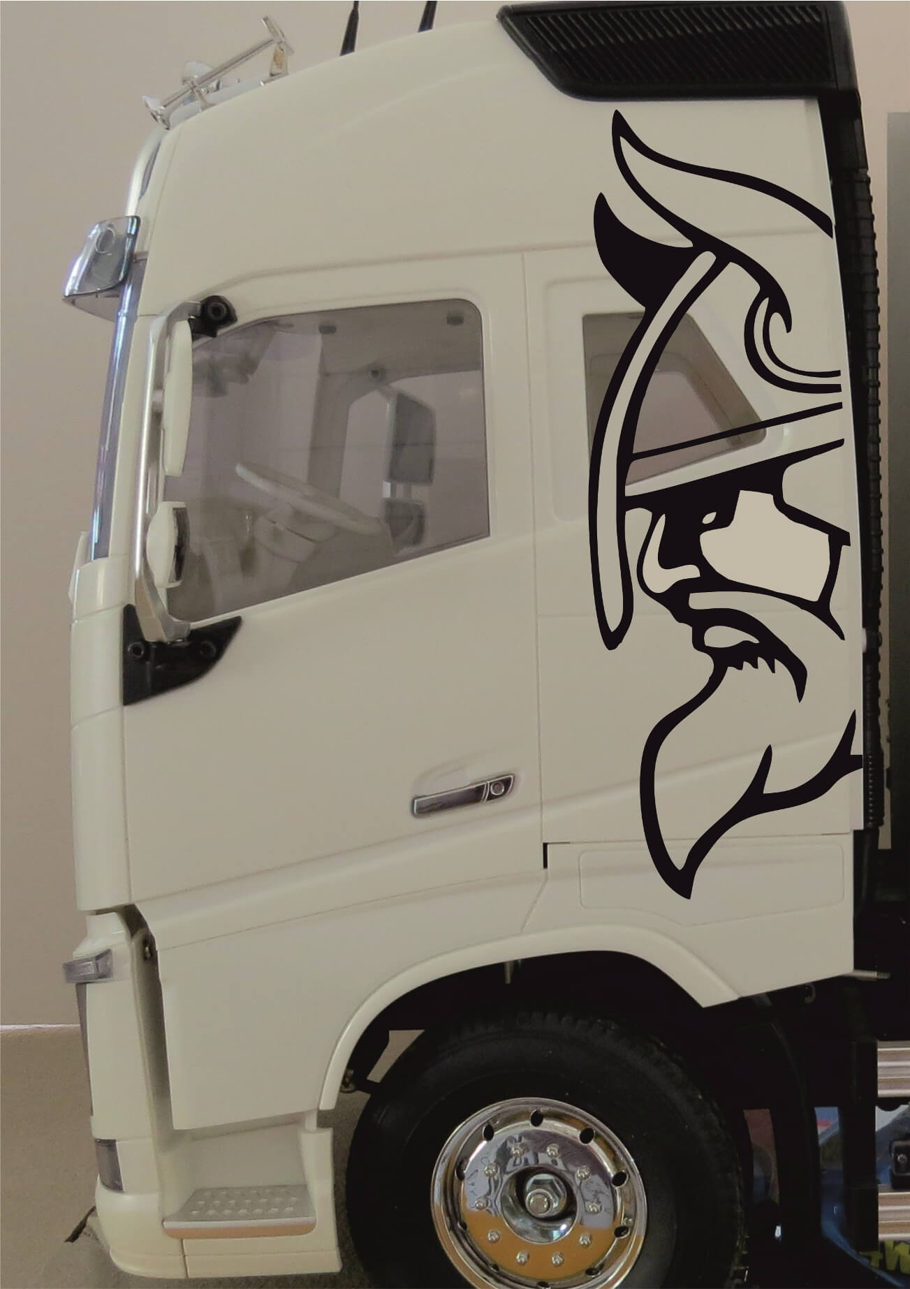 Folien-Dekor aus Selbstklebefolie, für Volvo FH16 (03)