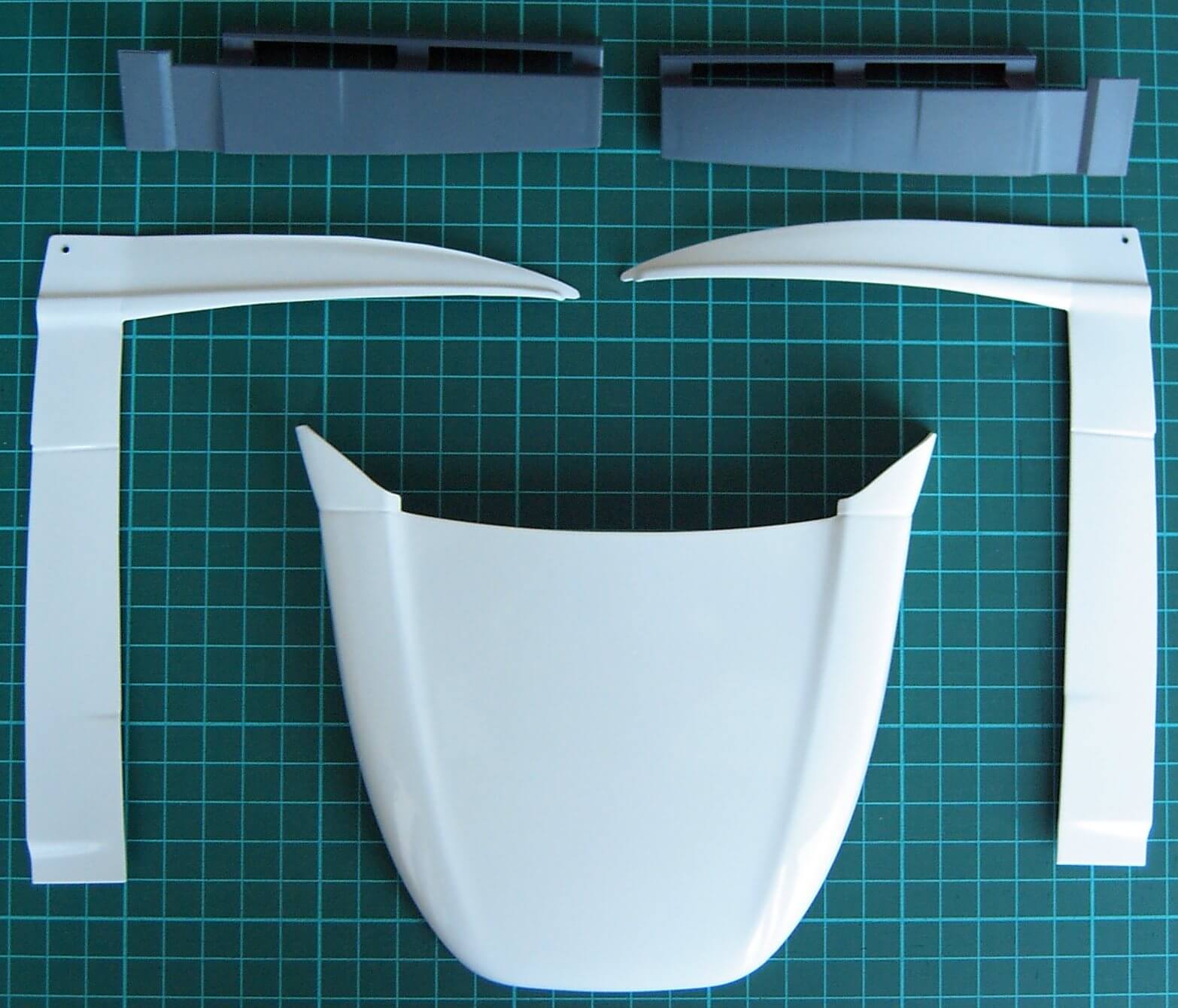 DAF Dachspoiler und Windleitbleche SC weiß. (848)