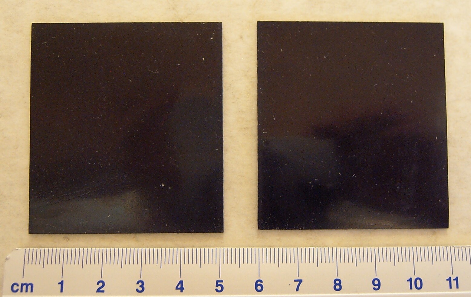 1 Paar Schmutzlappen 50 x 55mm (H x B)   ohne Text/Dekor    