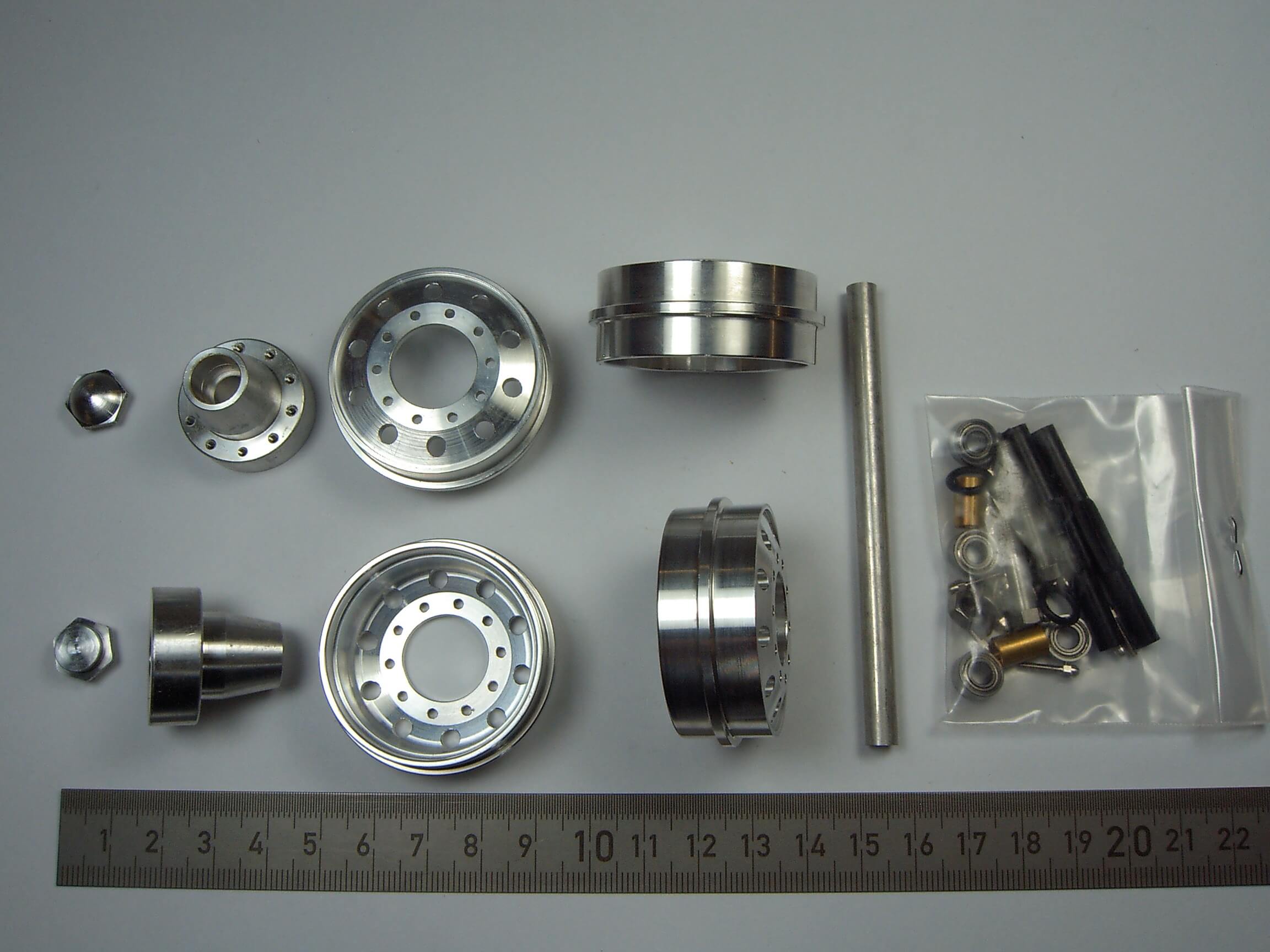 Alu Felgensatz Hinterachse ohne Antrieb. (511). (2