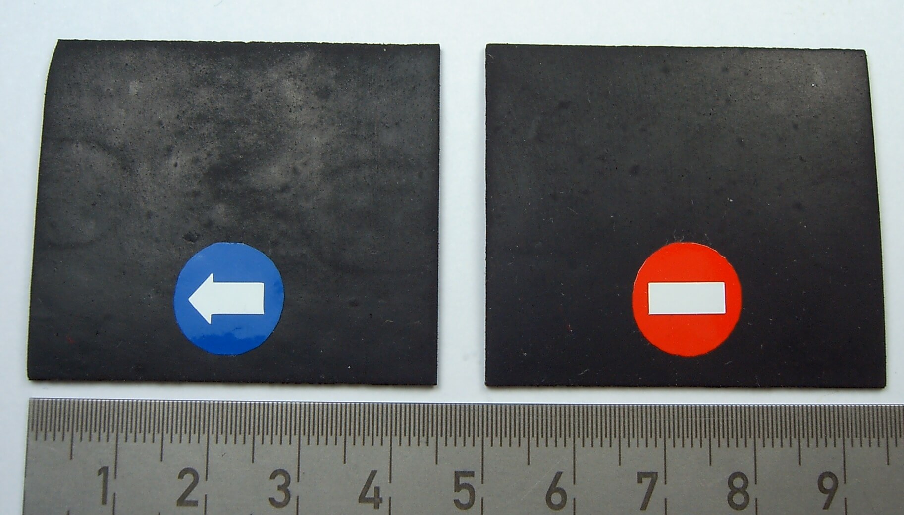 1 Paar Schmutzlappen maximal 55 x 50mm   (H x B). Mit       