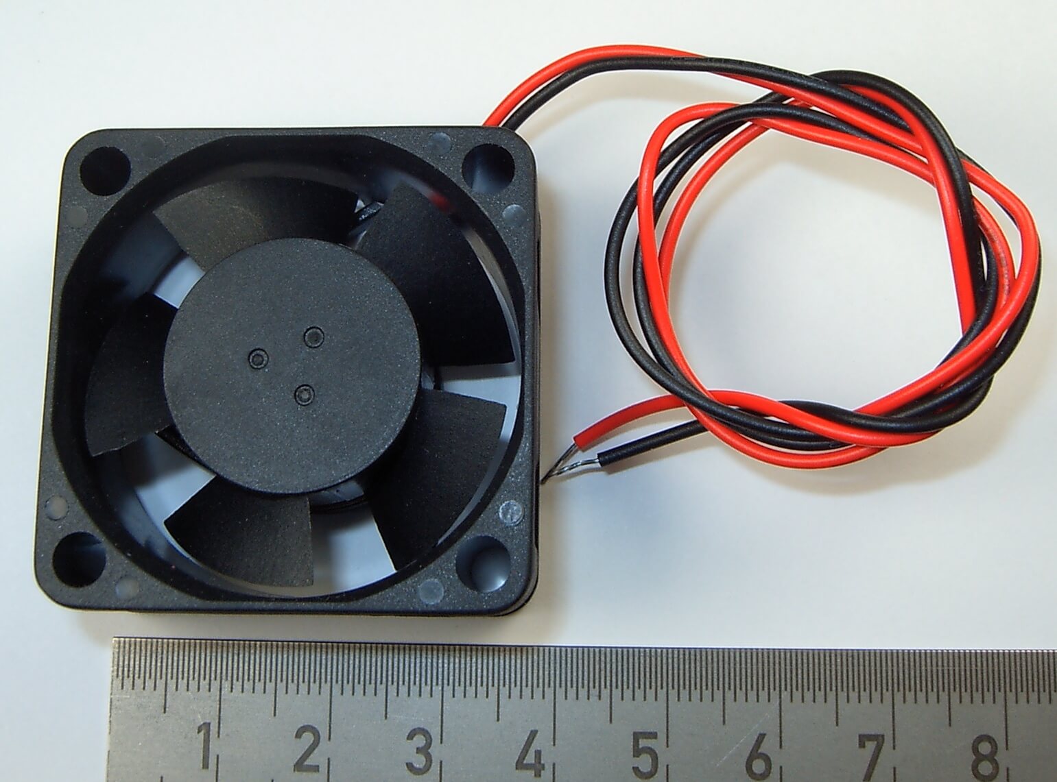 1 Mini-Lüfter 40x40mm Lochabstand 32mm.  20mm dick