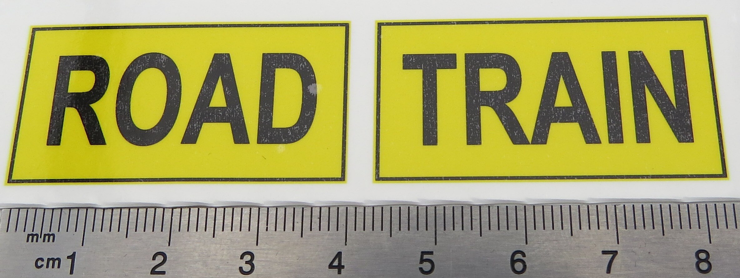 Aufkleber Warnschild ROAD  TRAIN aus selbstklebendem