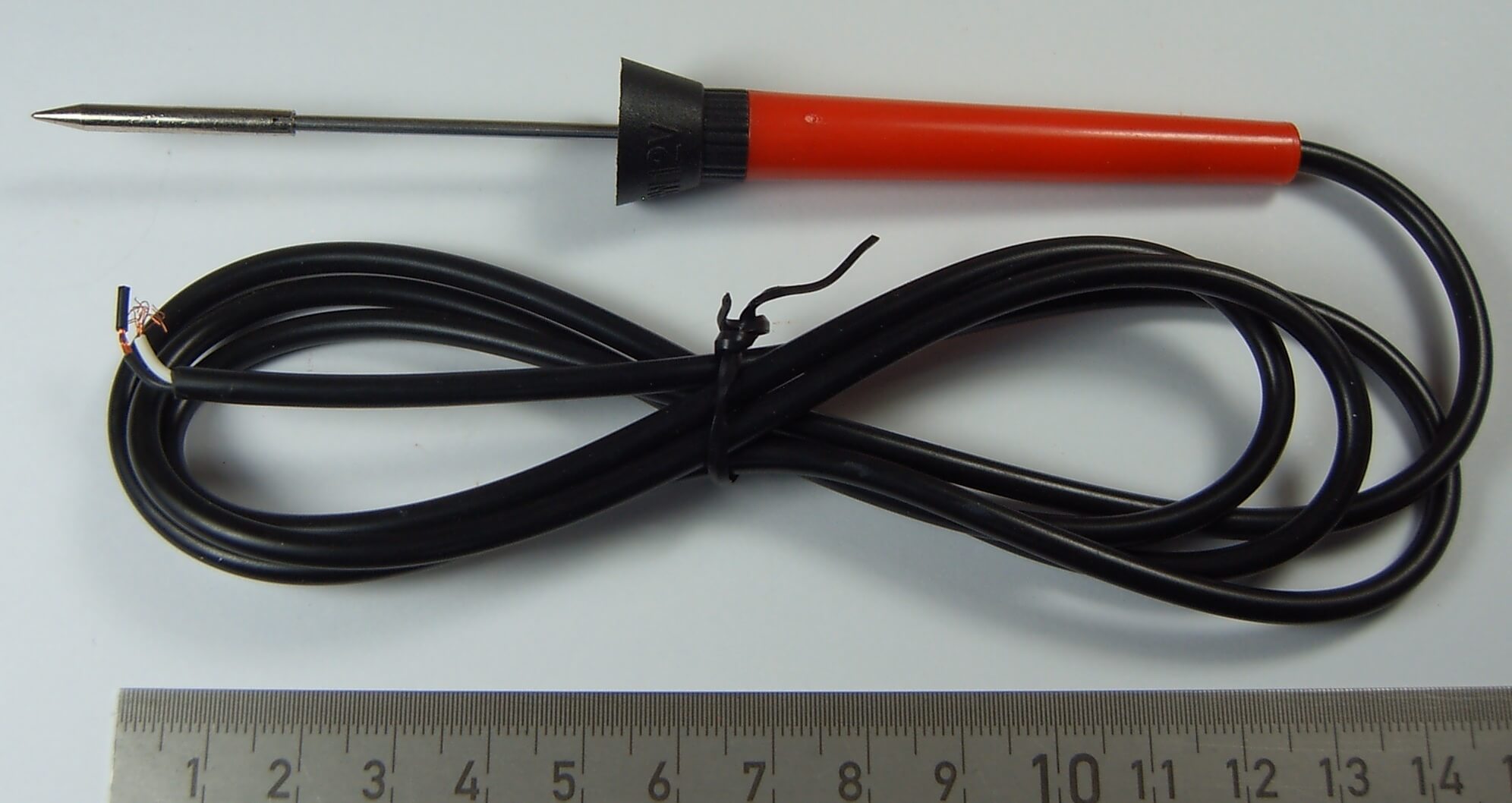 1 Lötnadel 7,5W für sehr feine Löt- Arbeiten. Spannung 12V