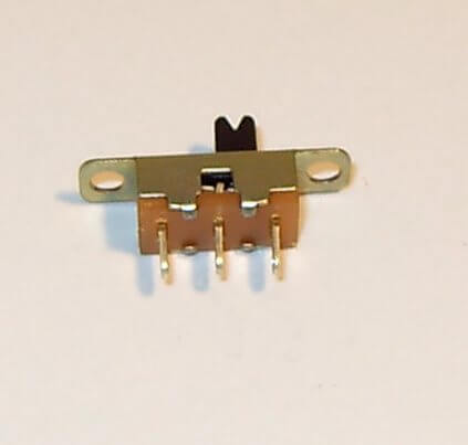 1x Schiebeschalter 1xUM 19mm x 5mm. 1-poliger Umschalter