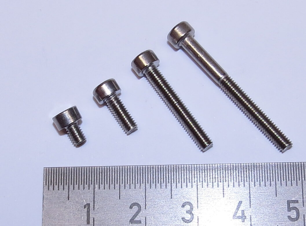 25 Zylinderschr. m.Innensechskant M3x4   DIN 912, Niro      