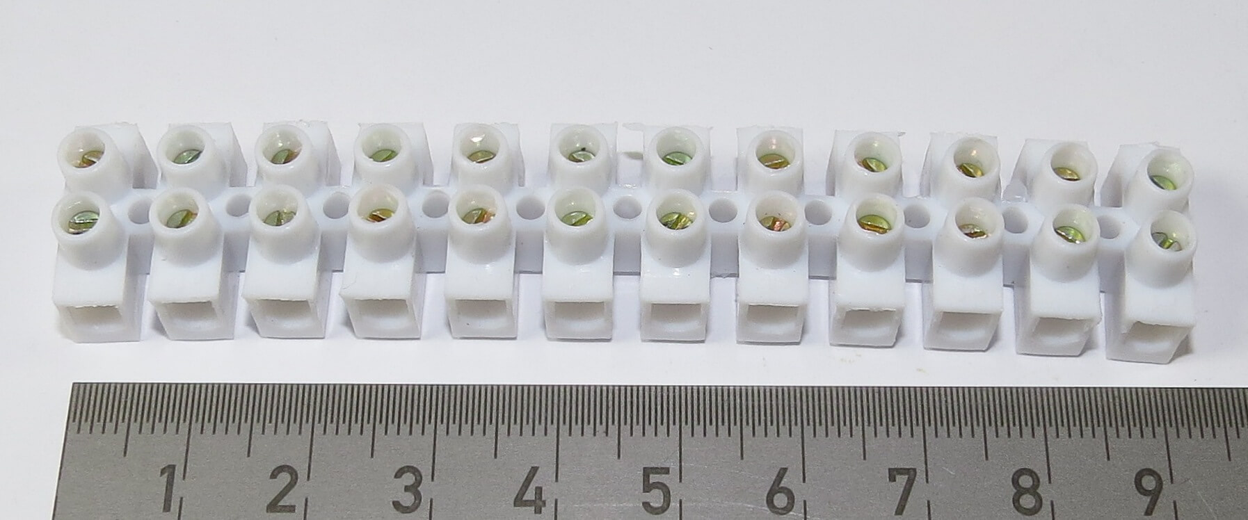 1 Klemmleiste 12-er Reihe, 2,5qmm, 3A,   weiss, max. 380V