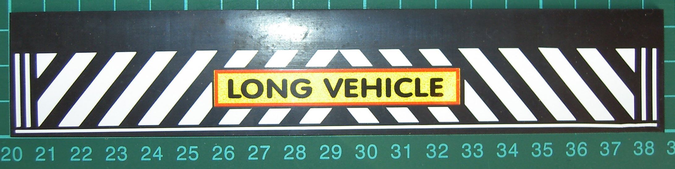 1 Schmutzfänger Nr.3 ca. 160x30x1mm mit  geplottetem Dekor  