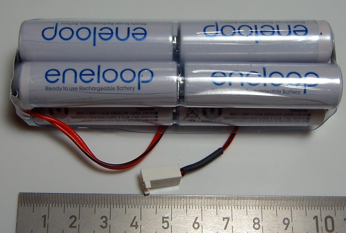 Akku-Pack mit 8x ENELOOP HR-3U-Zellen,   9,6V 2000mAh, mit