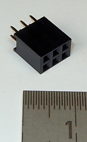 1 Stiftleiste 6-polig (2x3), gerade Kontakte. BUCHSEN. Zum  