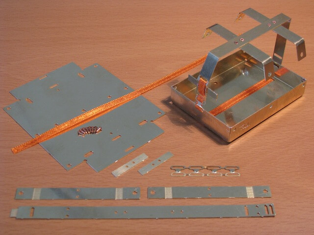 1 Bausatz Kanisterhalter 1:10. Aus geätzten Messingteilen