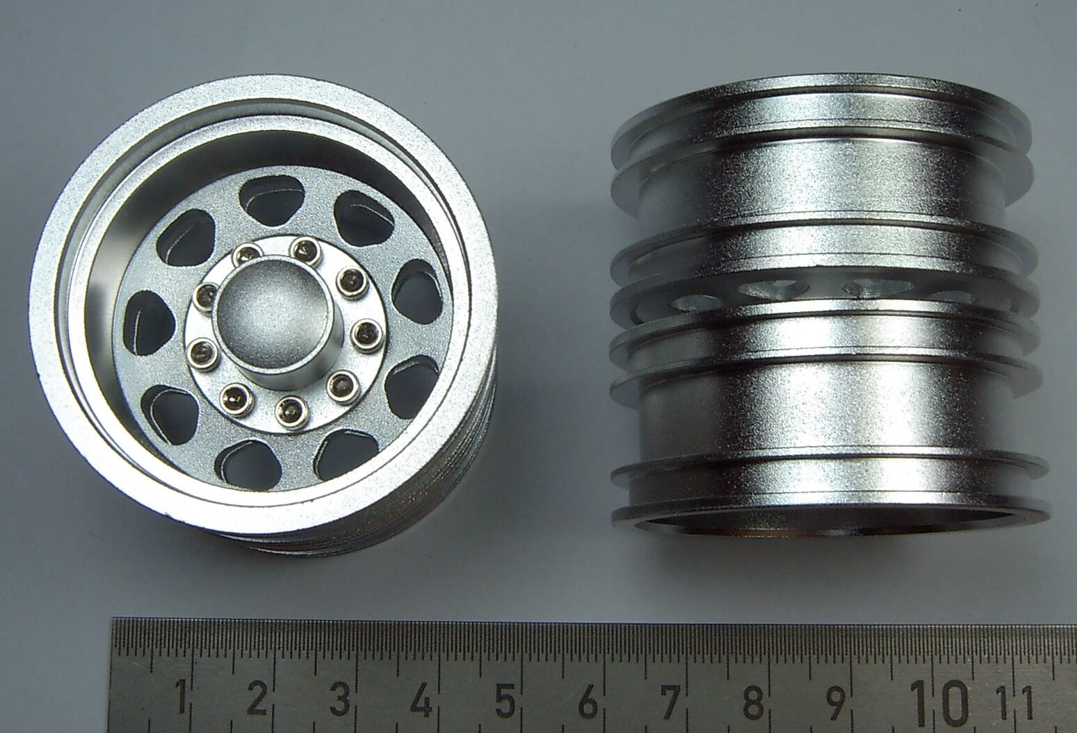 1 Satz Alu-Doppelfelgen, 9-Loch, hinten, angetrieben, (2    