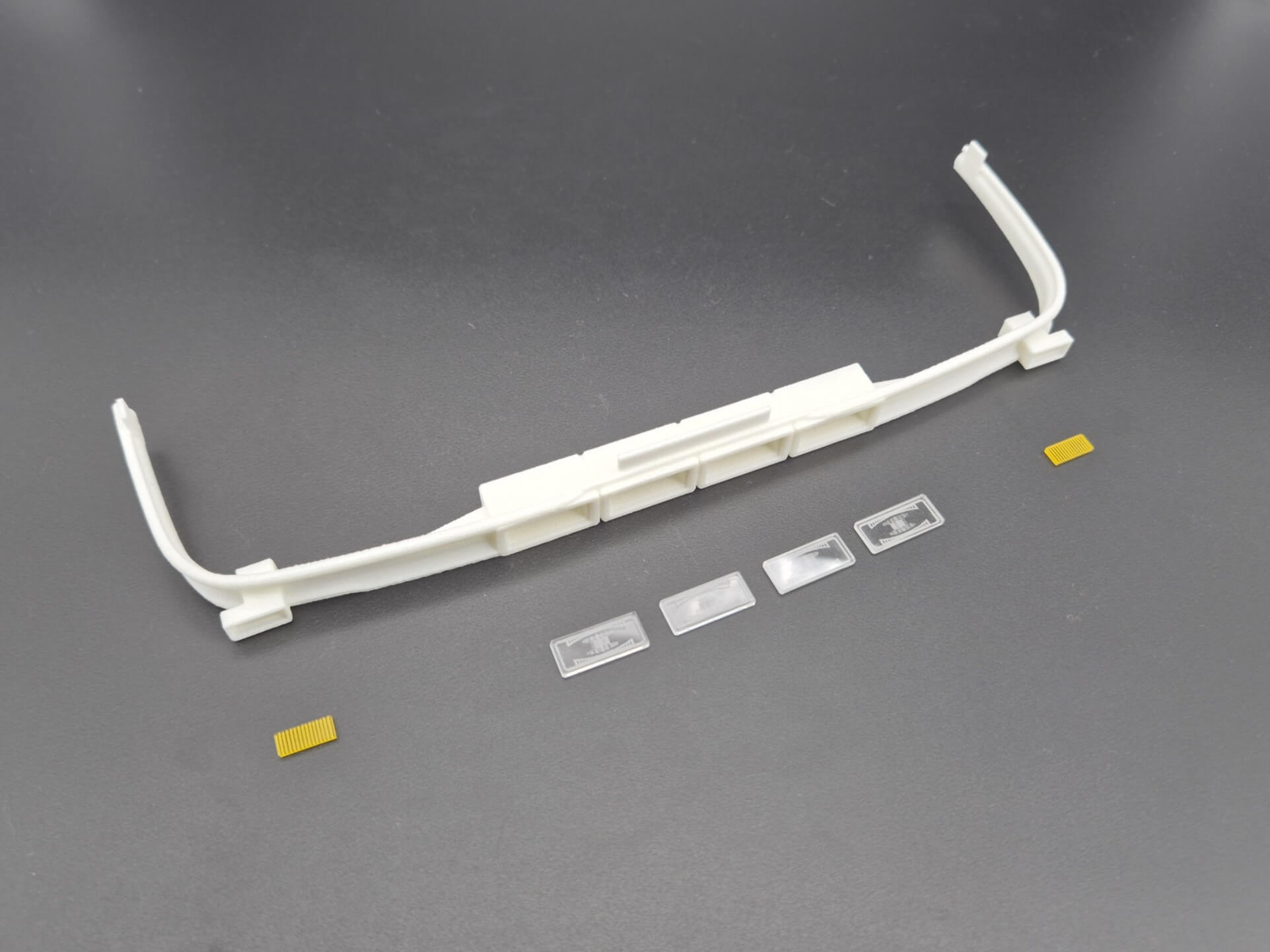 FineLine Spoilerlippe No. 1 für MB Actros von Tamiya