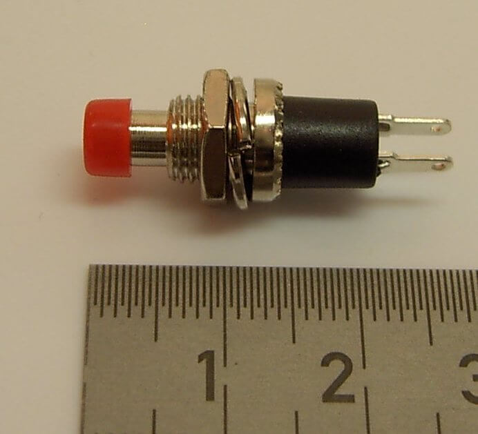 1 Miniatur-Drucktaster, rot, Schliesser. Einbau in 7mm      