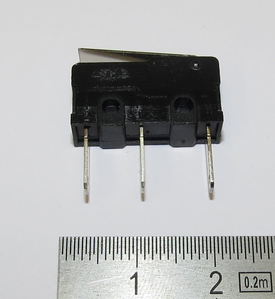 1 Microschalter 3-polig. Umschalter. Als Endlagenschalter