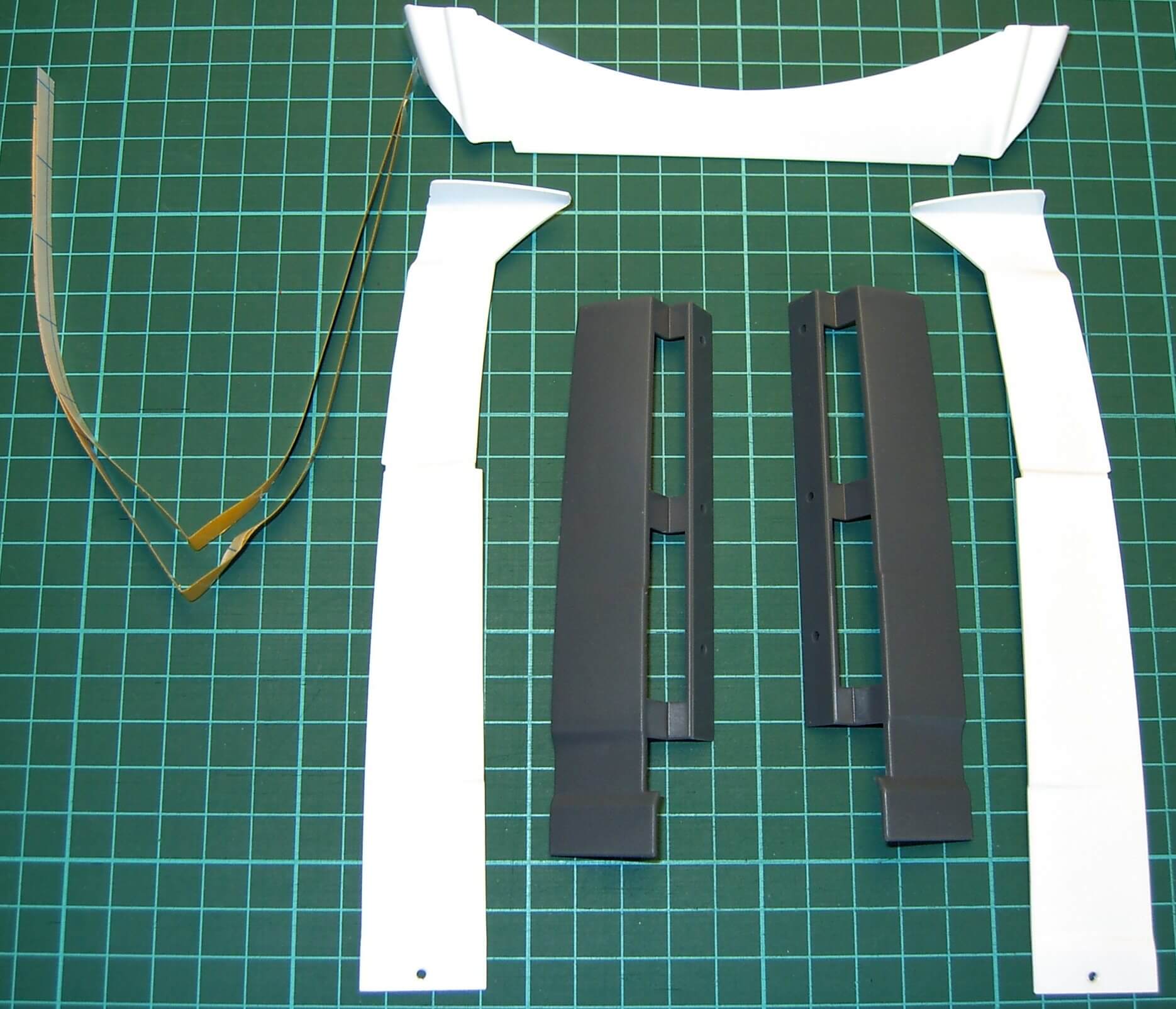 DAF Dachspoiler und Windleitbleche SSC   weiß. (852)        