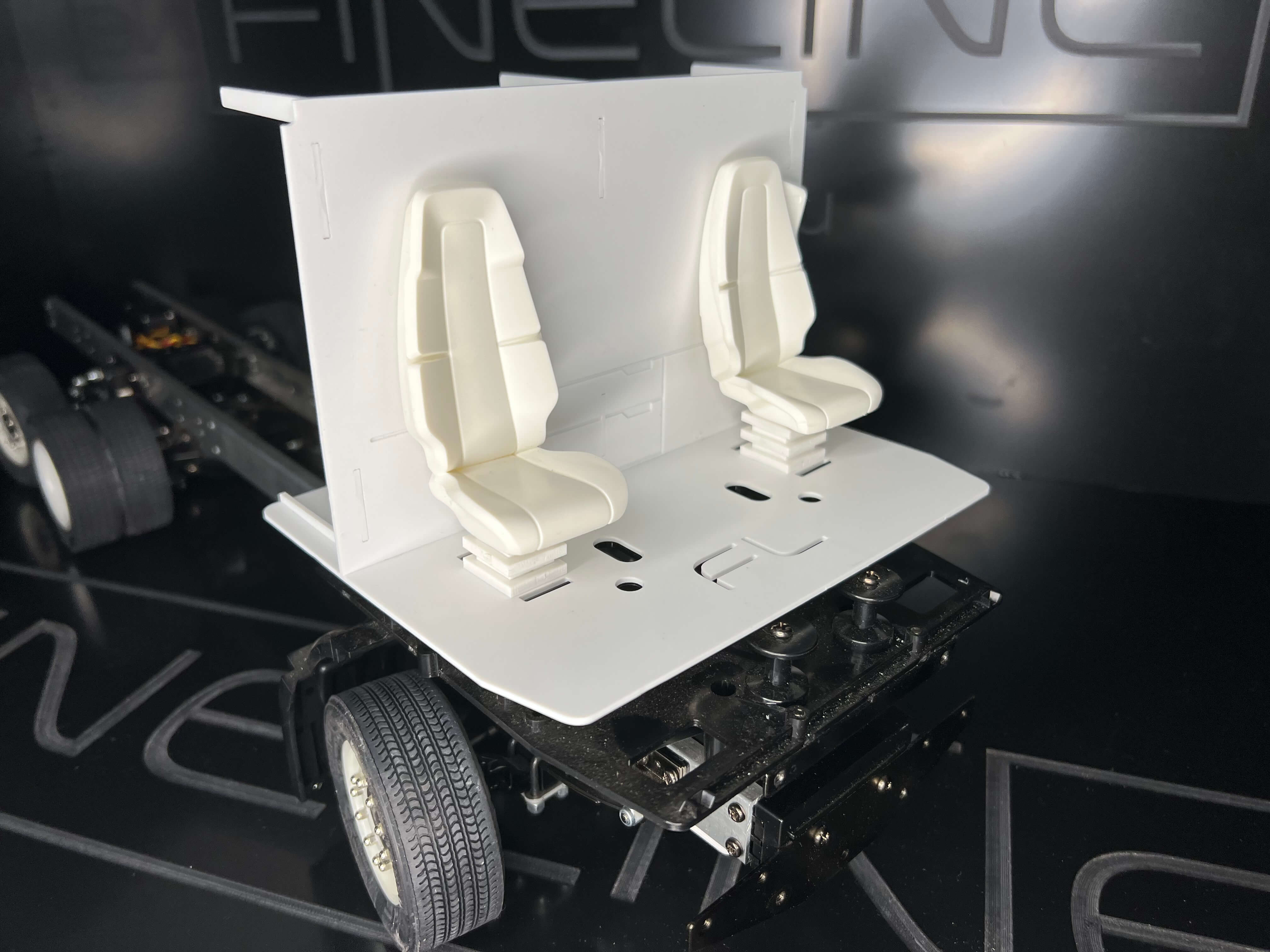 FineLine Fahrerhausboden Volvo FH16 Variante mit Trennwand  