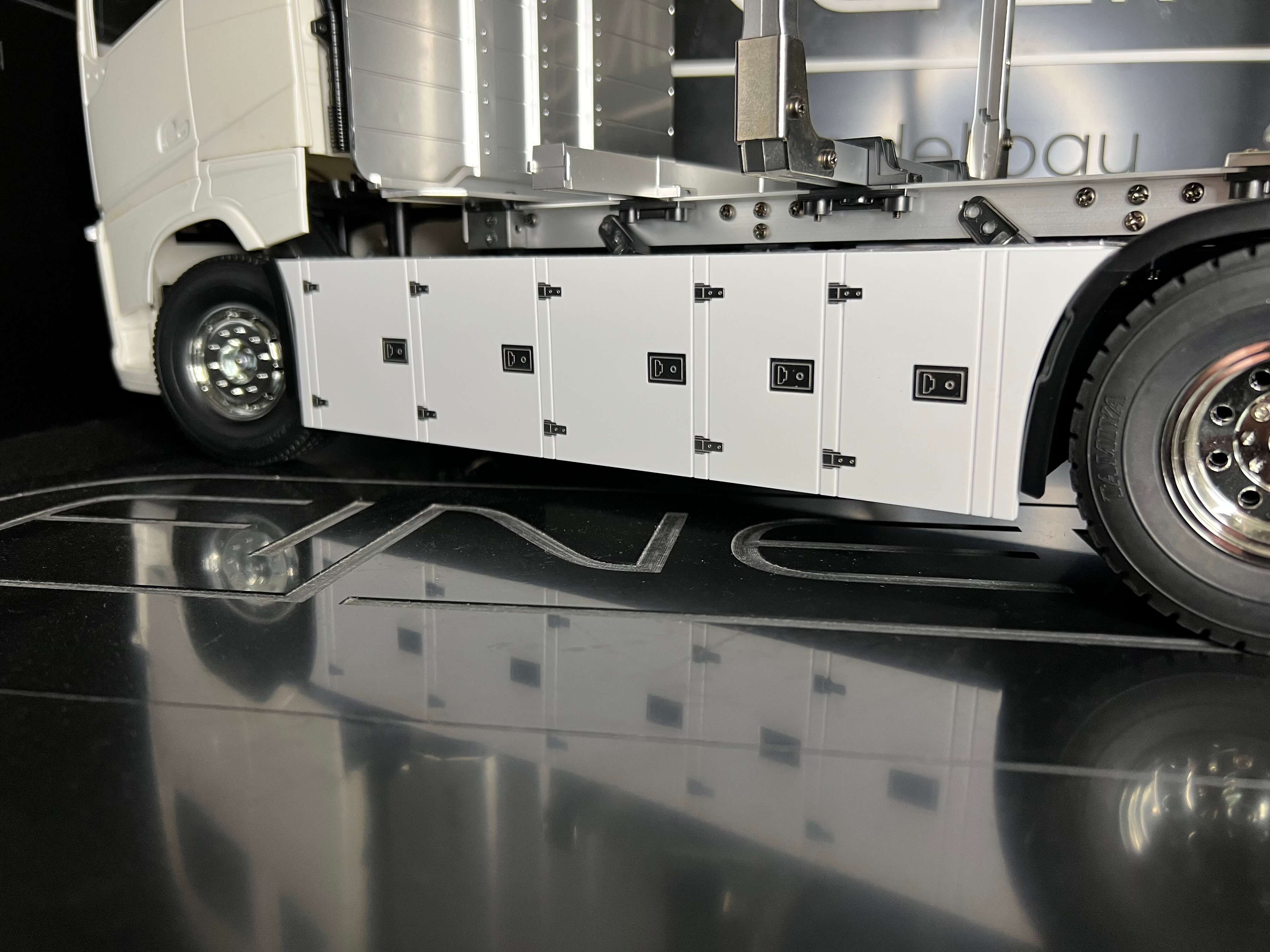 FineLine dänische Kiste vorne für Volvo FH 16 Timber Truck  