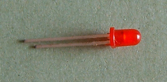 1x LED rot 3mm, rot diffuses Gehäuse, bedrahtet