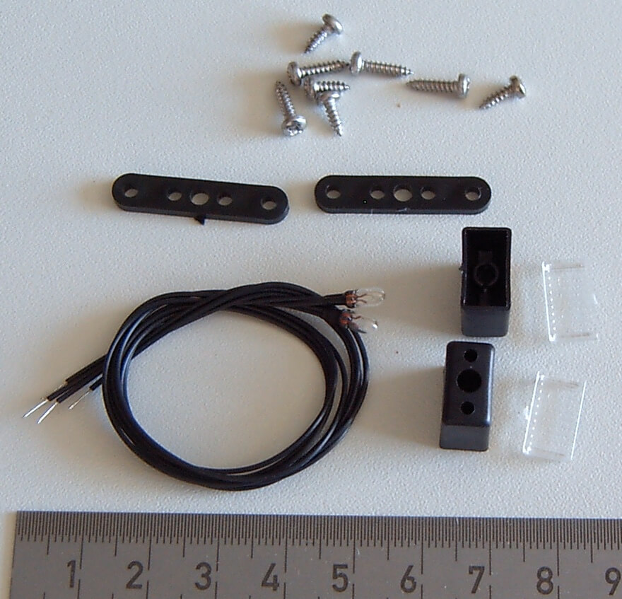 MAN Zusatzlampen, 1 Paar. Gehäuse aus schwarzem Kunststoff  