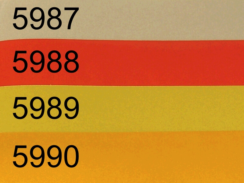 Selbstklebende Reflexfolie. Ca.280x100mm je Stück. Zum      