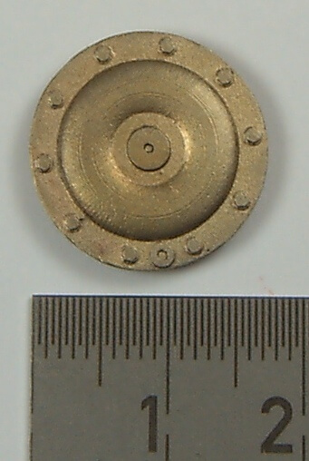 1 SX-Nabendeckel (1:16) aus Neusilber-Guss. 18mm
