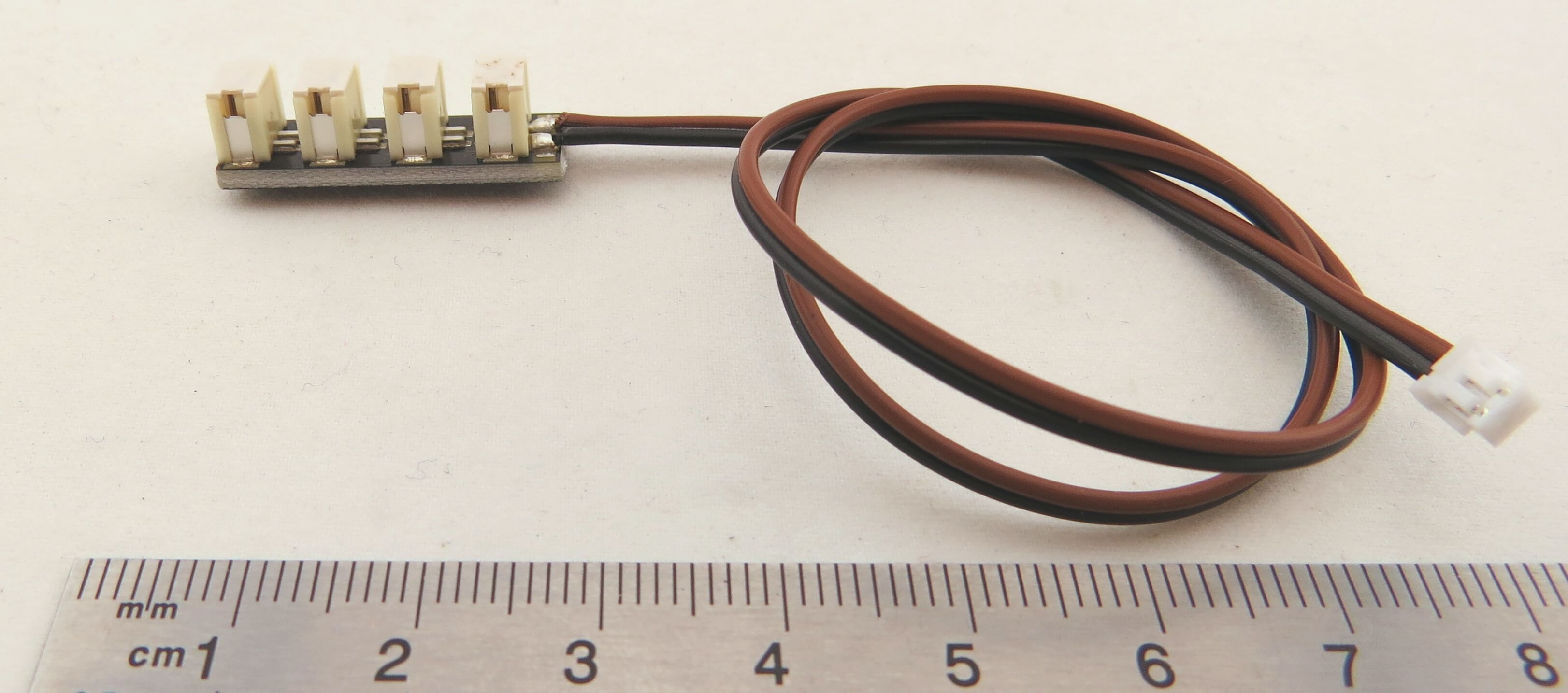 4-fach-Verteiler (Kingbus-System) mit    30cm Kabeln.