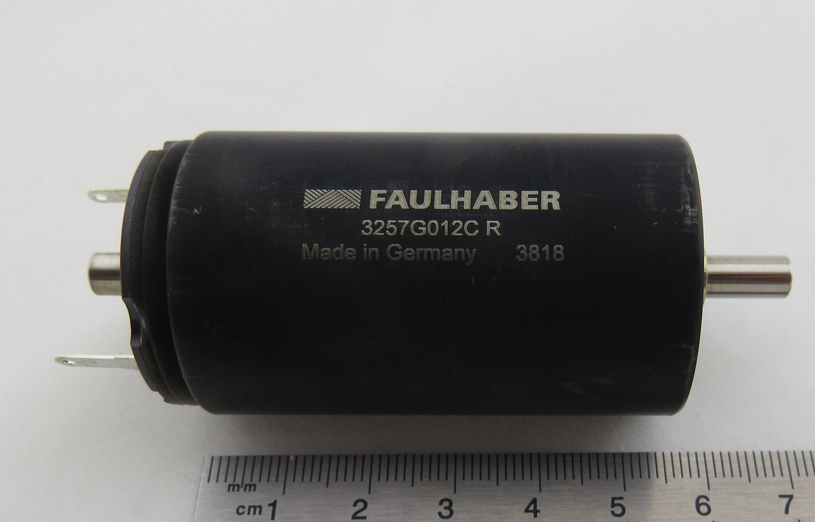 1x DC-Kleinmotor 12V 3257G012CR von Faulhaber. Nennspannun