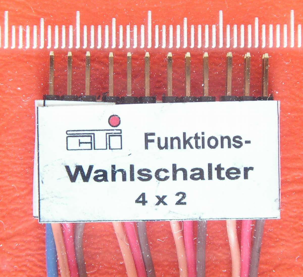 1x Funktionswahlschalter 4x2 z.Umschalt- ung von bis zu 4