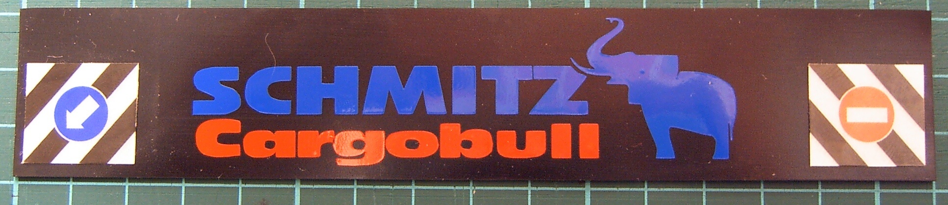 1 Schmutzfänger Nr.27 ca. 160x30x1mm mit geplottetem Dekor  