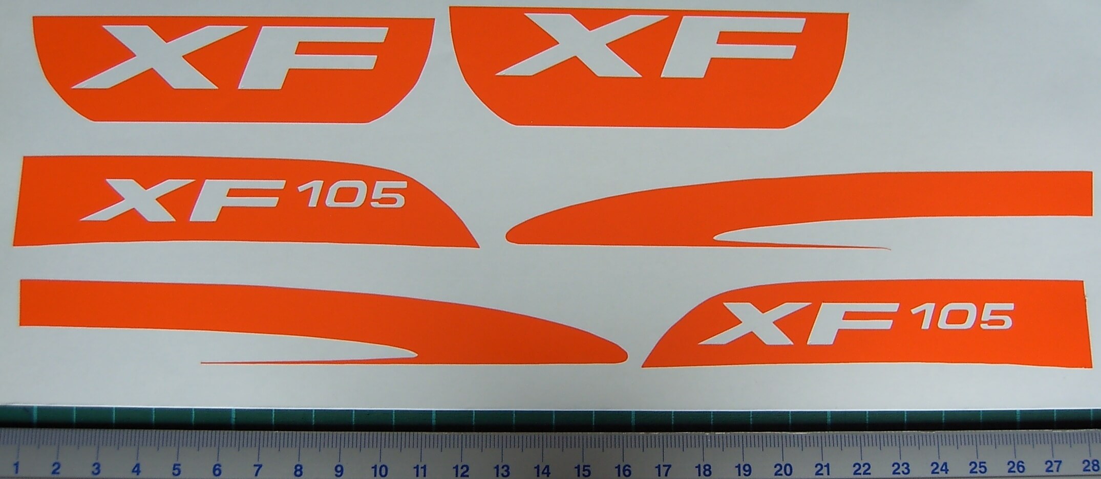 Folien-Dekor aus hochwertiger Selbst- klebefolie,           