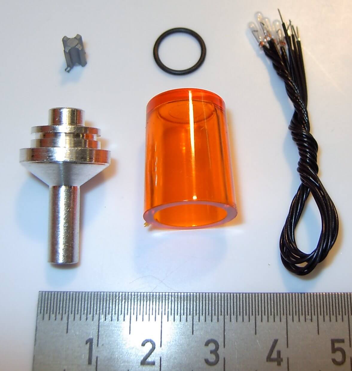 Rundumleuchte, orange, senkrecht,1:10 mit 4x Birnchen       