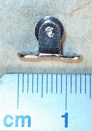 1 Takelrolle Messing, 2-seitig (1 Stück) ca. 13x8x5mm       