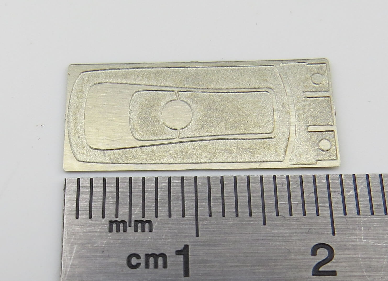 FineLine Griff (Imitat, geätzt) aus Metall. 21,5x10,2x0,2